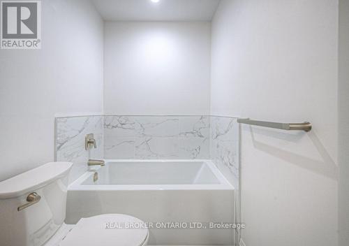 705 - 500 Brock Avenue, Burlington (Brant), ON - Indoor Photo Showing Bathroom