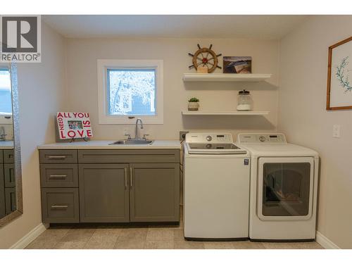 10515 114 Avenue, Fort St. John, BC - Indoor Photo Showing Laundry Room