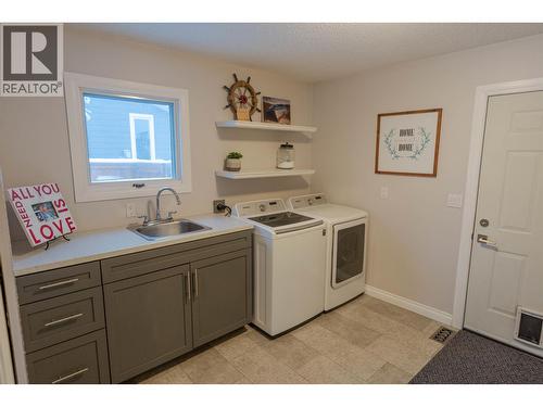 10515 114 Avenue, Fort St. John, BC - Indoor Photo Showing Laundry Room