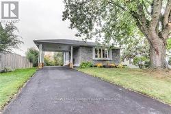 209 CENTRAL PARK BOULEVARD N  Oshawa, ON L1G 5Z1