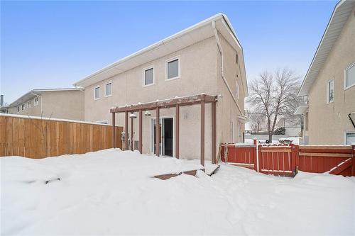46 Holiday Place, Winnipeg, MB - Outdoor With Exterior