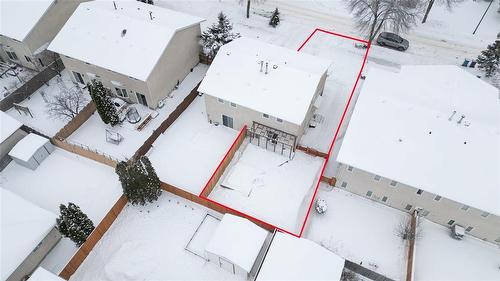 46 Holiday Place, Winnipeg, MB - Outdoor With View