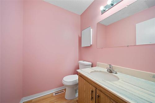 46 Holiday Place, Winnipeg, MB - Indoor Photo Showing Bathroom