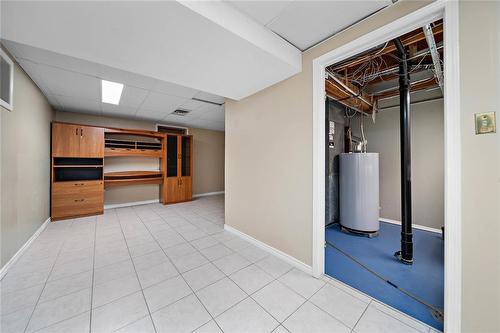 46 Holiday Place, Winnipeg, MB - Indoor
