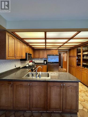 4261 Capilano Court, Mississauga, ON - Indoor Photo Showing Kitchen With Double Sink