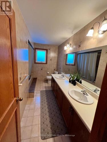 4261 Capilano Court, Mississauga, ON - Indoor Photo Showing Bathroom