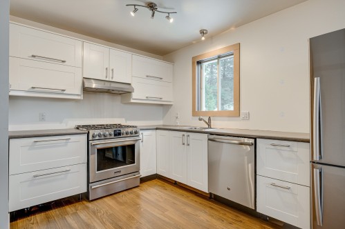 Cuisine - 99 Av. De La Vallée, Saint-Sauveur, QC - Indoor Photo Showing Kitchen