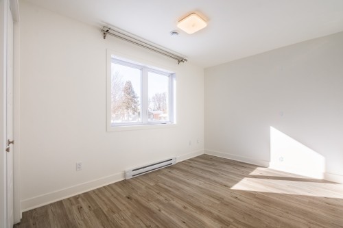 Bedroom - 3318 Rue Windsor, Longueuil (Saint-Hubert), QC - Indoor Photo Showing Other Room