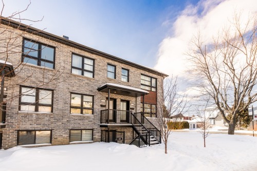 Front of Structure - 3318 Rue Windsor, Longueuil (Saint-Hubert), QC - Outdoor