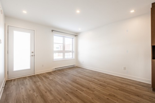 Mud Room - 3318 Rue Windsor, Longueuil (Saint-Hubert), QC - Indoor Photo Showing Other Room