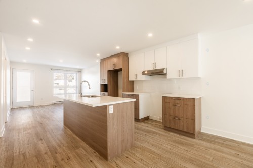 Kitchen - 3318 Rue Windsor, Longueuil (Saint-Hubert), QC - Indoor Photo Showing Kitchen