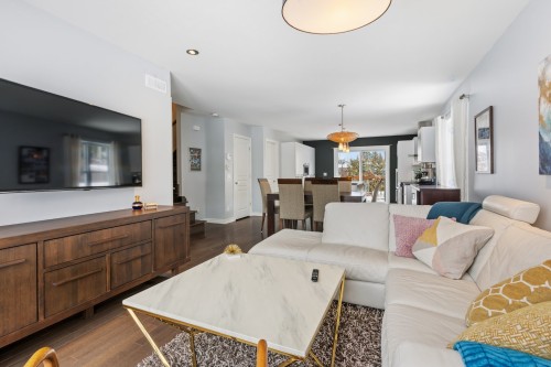 Salon - 286 Rue Des Cyclistes, Bromont, QC - Indoor Photo Showing Living Room