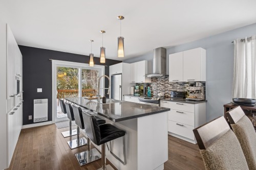 Cuisine - 286 Rue Des Cyclistes, Bromont, QC - Indoor Photo Showing Kitchen With Double Sink With Upgraded Kitchen