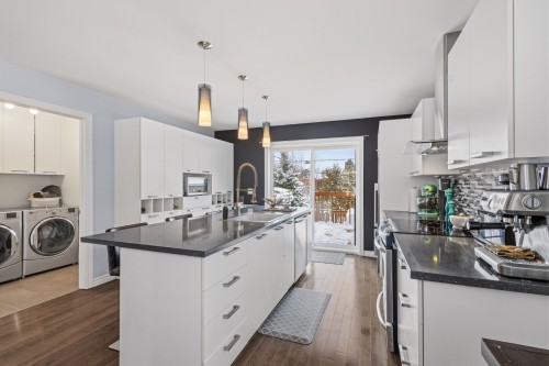 Cuisine - 286 Rue Des Cyclistes, Bromont, QC - Indoor Photo Showing Kitchen With Upgraded Kitchen