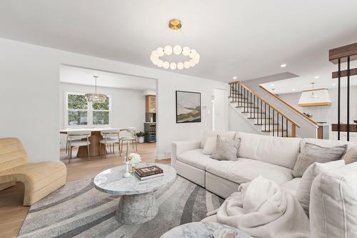 Salon - 94 Av. Fieldsend, Beaconsfield, QC - Indoor Photo Showing Living Room