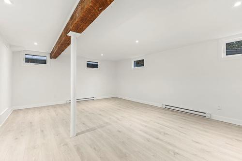 Salle familiale - 94 Av. Fieldsend, Beaconsfield, QC - Indoor Photo Showing Other Room