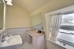 Powder room - 