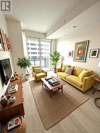 1503 - 8 EGLINTON AVENUE E  Toronto, ON M4P 1A6