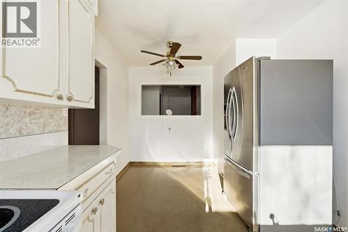 3213 Patricia Avenue, Regina, SK - Indoor Photo Showing Kitchen
