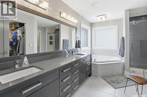 519 Bennion Terrace, Saskatoon, SK - Indoor Photo Showing Bathroom