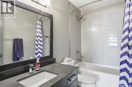 519 Bennion Terrace, Saskatoon, SK - Indoor Photo Showing Bathroom