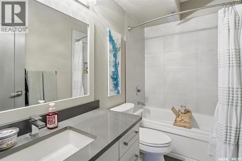 519 Bennion Terrace, Saskatoon, SK - Indoor Photo Showing Bathroom