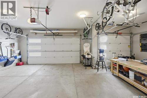 519 Bennion Terrace, Saskatoon, SK - Indoor Photo Showing Garage
