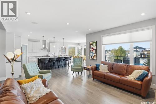519 Bennion Terrace, Saskatoon, SK - Indoor Photo Showing Living Room