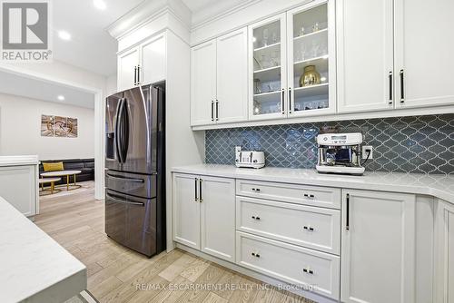 90 Robertson Road, Hamilton, ON - Indoor Photo Showing Kitchen