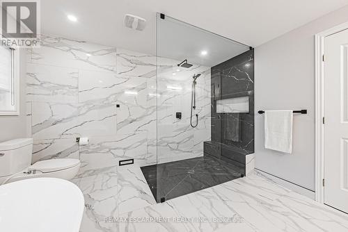 90 Robertson Road, Hamilton, ON - Indoor Photo Showing Bathroom