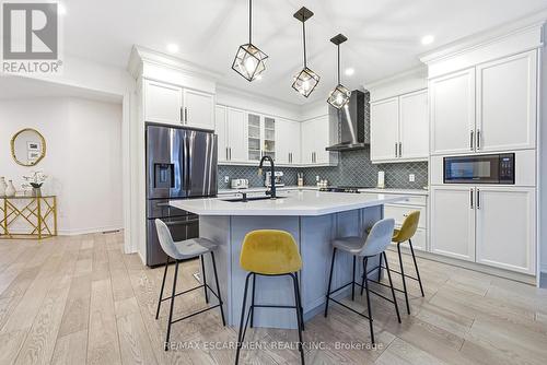 90 Robertson Road, Hamilton, ON - Indoor Photo Showing Kitchen With Upgraded Kitchen