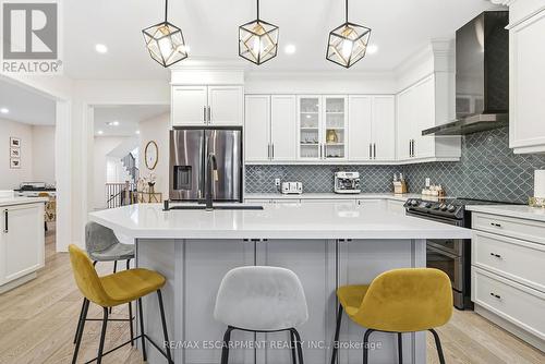 90 Robertson Road, Hamilton, ON - Indoor Photo Showing Kitchen With Upgraded Kitchen