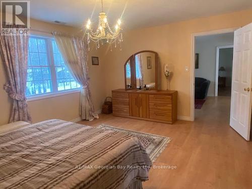 140 Wolfe Trail Nw, Tiny, ON - Indoor Photo Showing Bedroom