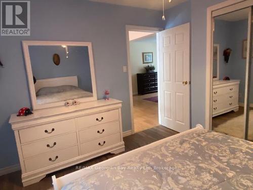 3rd Bedroom - 140 Wolfe Trail Nw, Tiny, ON - Indoor Photo Showing Bedroom