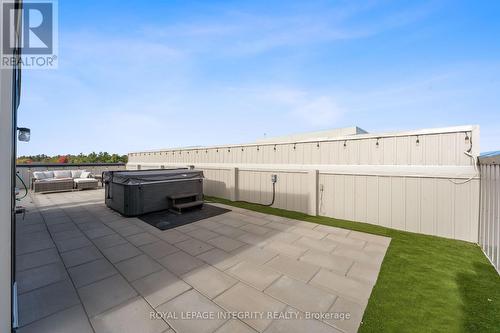 823 Petra Private, Ottawa, ON - Outdoor