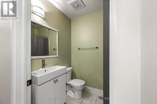 1938 Bromley Road, Ottawa, ON - Indoor Photo Showing Bathroom