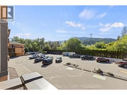 Open parking for guests - 