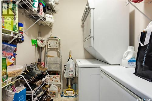 2418 5500 S Mitchinson Way S, Regina, SK - Indoor Photo Showing Laundry Room