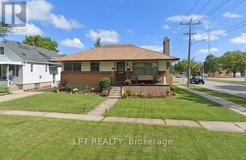 384 BRIGHT STREET  Sarnia, ON N7T 4G4