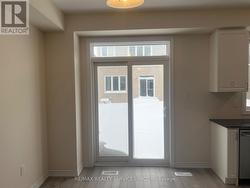 Breakfast - Sliding door backyard access - 