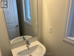 Powder Room 2 - 