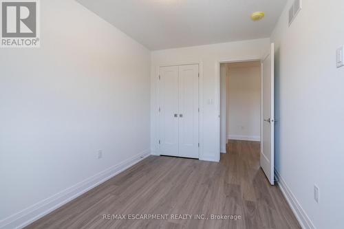 15 Raspberry Lane, Hamilton, ON - Indoor Photo Showing Other Room