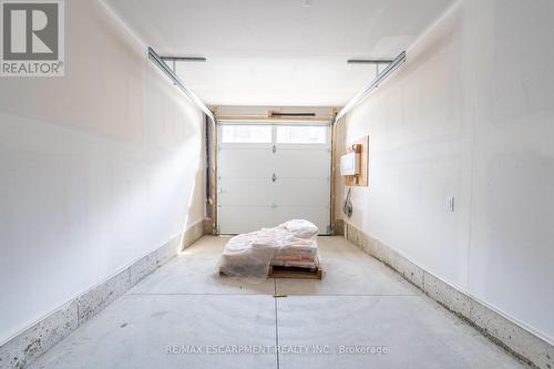 15 Raspberry Lane, Hamilton, ON - Indoor Photo Showing Garage