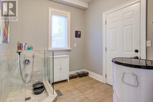 1487 Myron Drive, Mississauga, ON - Indoor Photo Showing Bathroom
