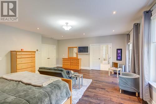 1487 Myron Drive, Mississauga, ON - Indoor Photo Showing Bedroom