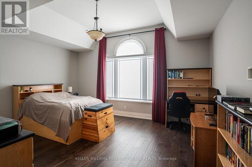 1487 Myron Drive, Mississauga, ON - Indoor Photo Showing Bedroom
