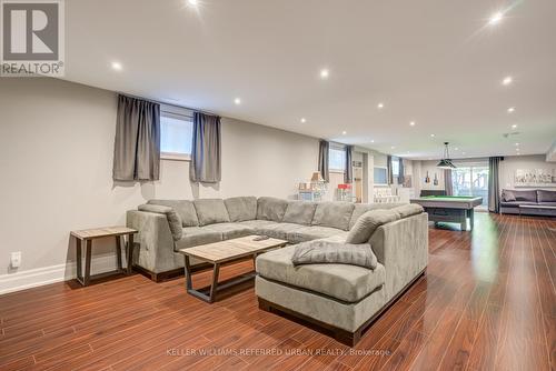 1487 Myron Drive, Mississauga, ON - Indoor Photo Showing Living Room