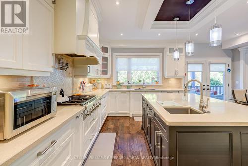 1487 Myron Drive, Mississauga, ON - Indoor Photo Showing Kitchen With Upgraded Kitchen