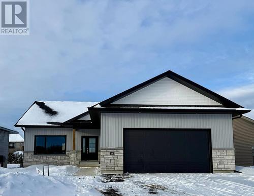 19 JADE AVENUE  Petawawa, ON K8H 0E5
