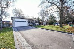 1443 SAGINAW CRESCENT  Mississauga, ON L5H 1X4